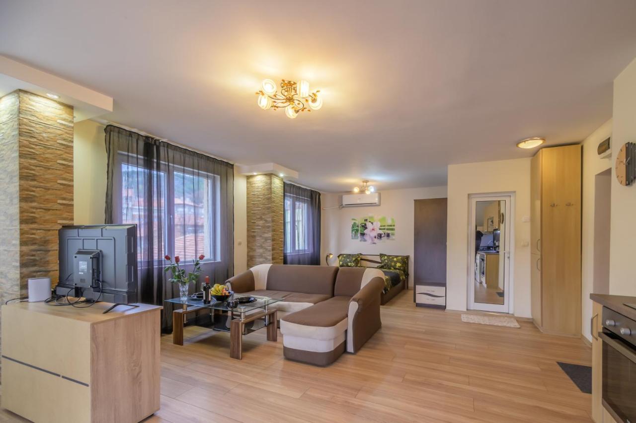 Cozy & Delightful Apart & Aubg & Free Garage Parking Blagoevgrad Kültér fotó